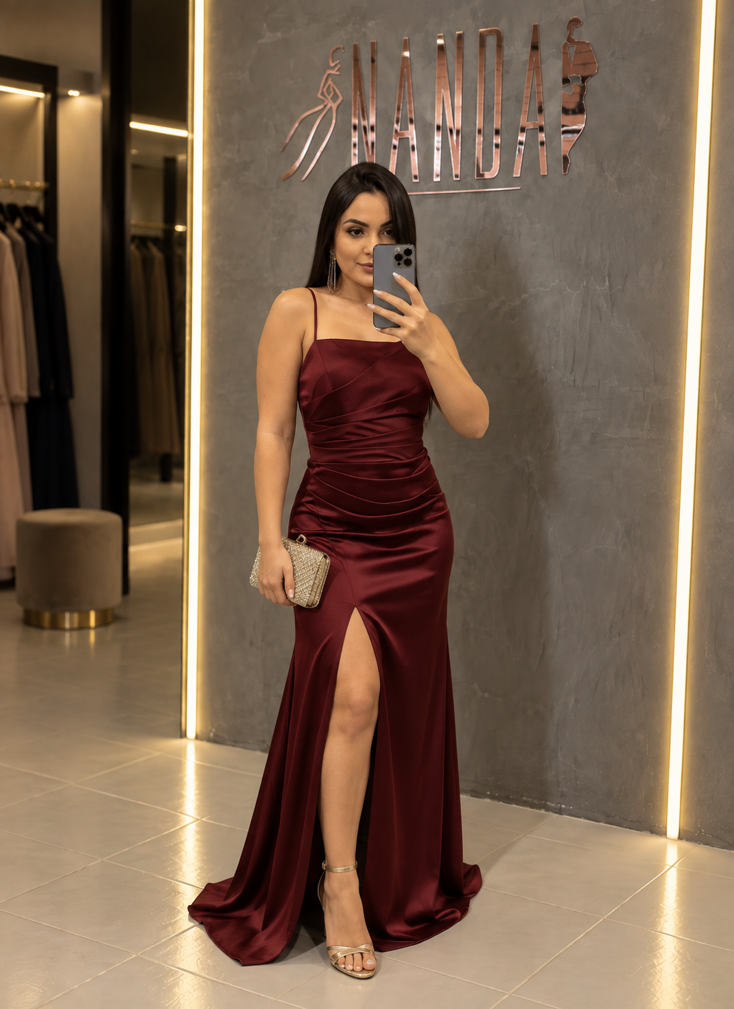 Vestido vinho para aluguel na Nanda Dress Suits