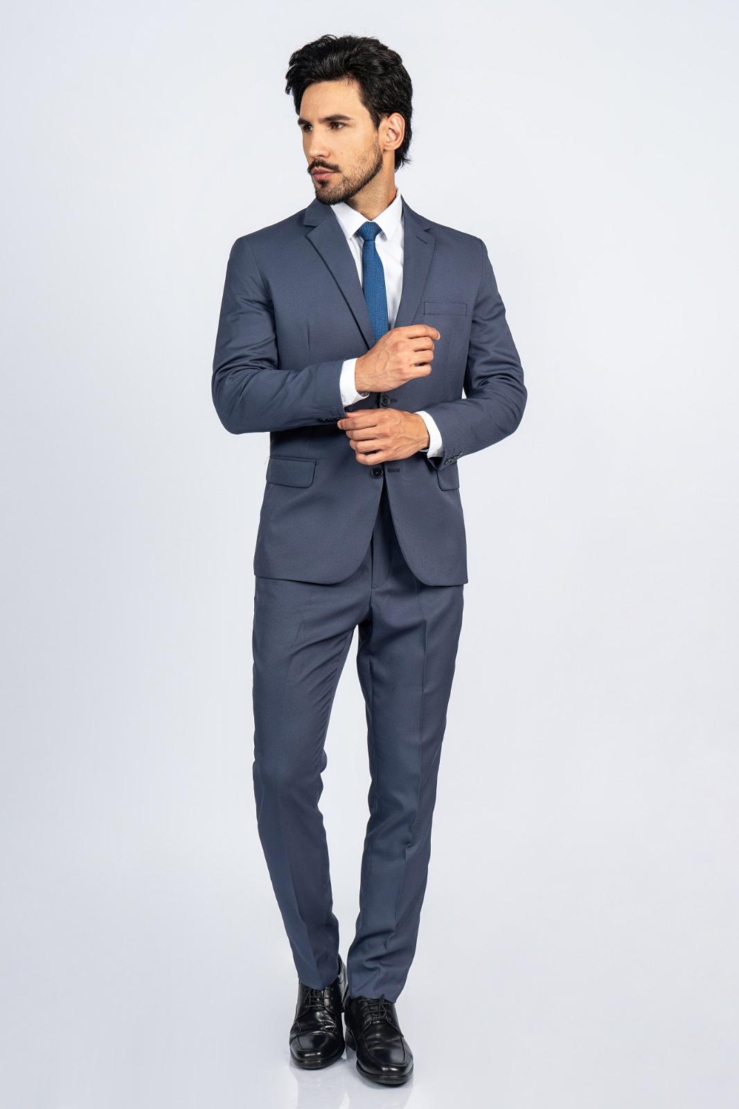 Terno azul naval slim para aluguel na Nanda Dress Suits