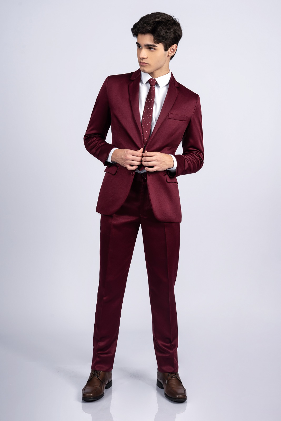 Terno marsala acetinado para aluguel na Nanda Dress Suits