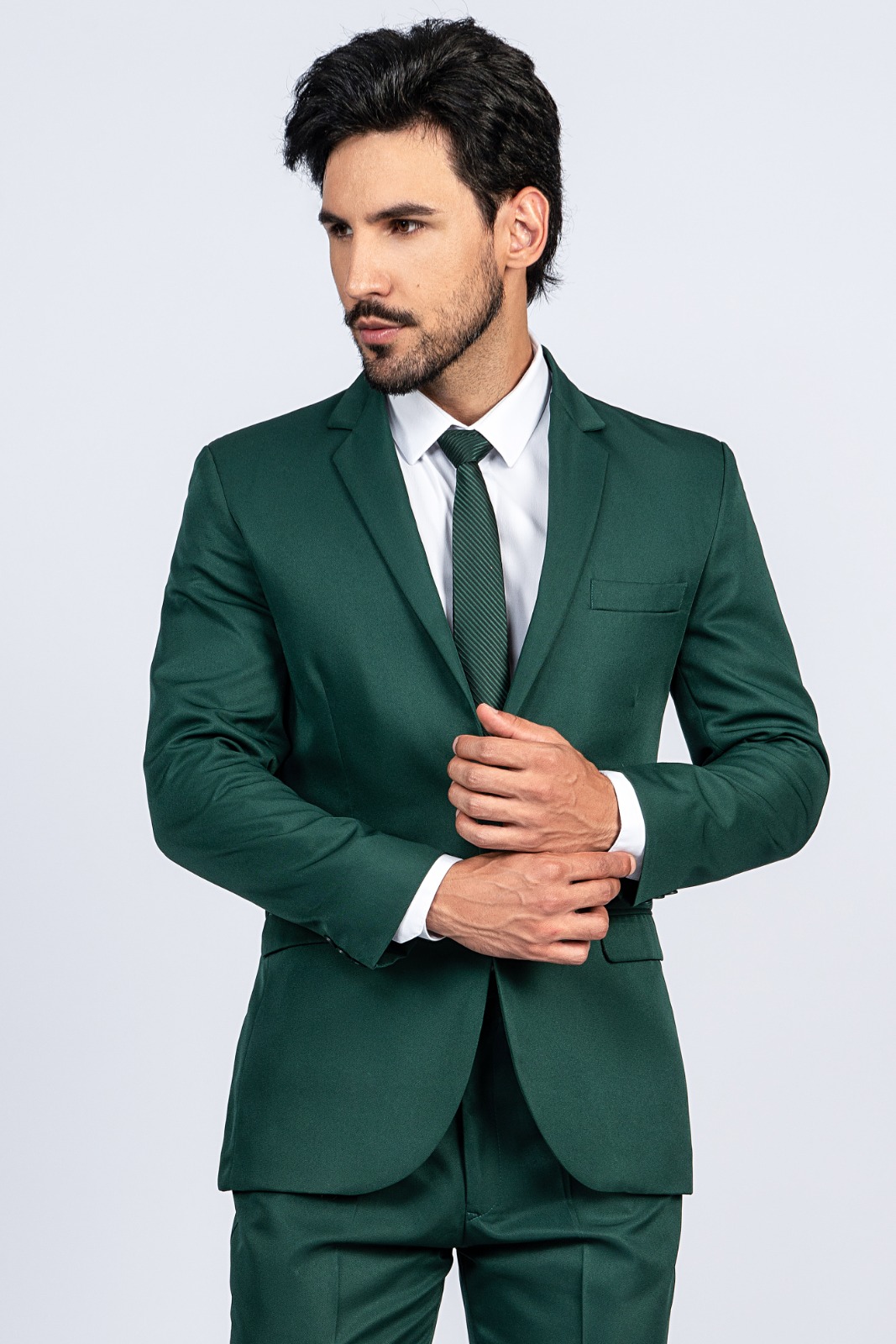 Terno verde esmeralda para aluguel na Nanda Dress Suits
