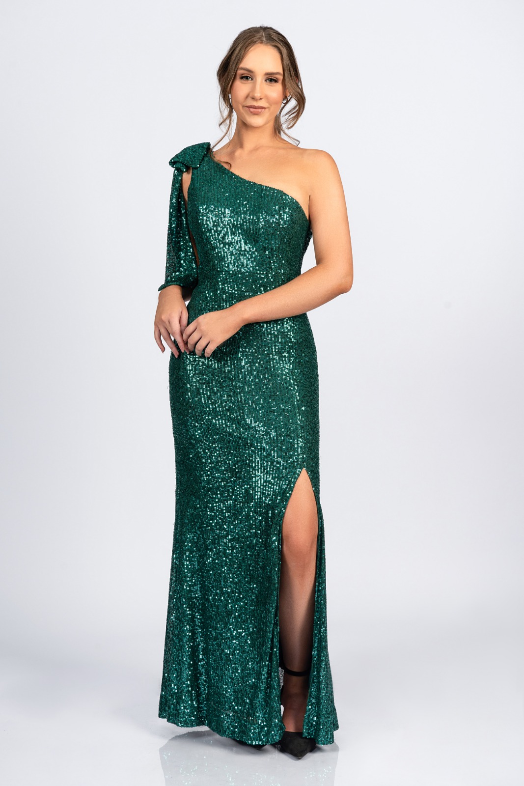 Vestido verde sereia em paetê para aluguel na Nanda Dress Suits